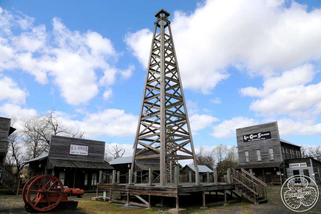 Oil Derrick in Gladys